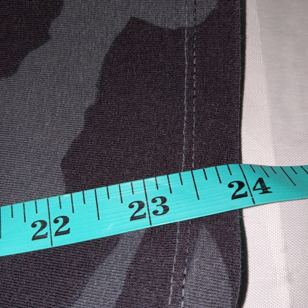 Monrow Vintage Gray Camoflage Low Rise  Crop Leggings Medium - Picture 3 of 5